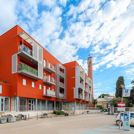 Apartment Ares 13 In Umag Center Buitenkant foto