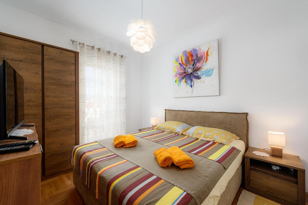 Apartment Ares 13 In Umag Center Buitenkant foto